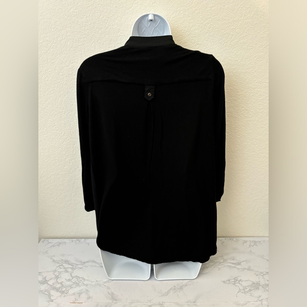 My Michelle Long Sleeve Button Henley Top Women’s Small Black Zip Pockets H​​ - Picture 3 of 4